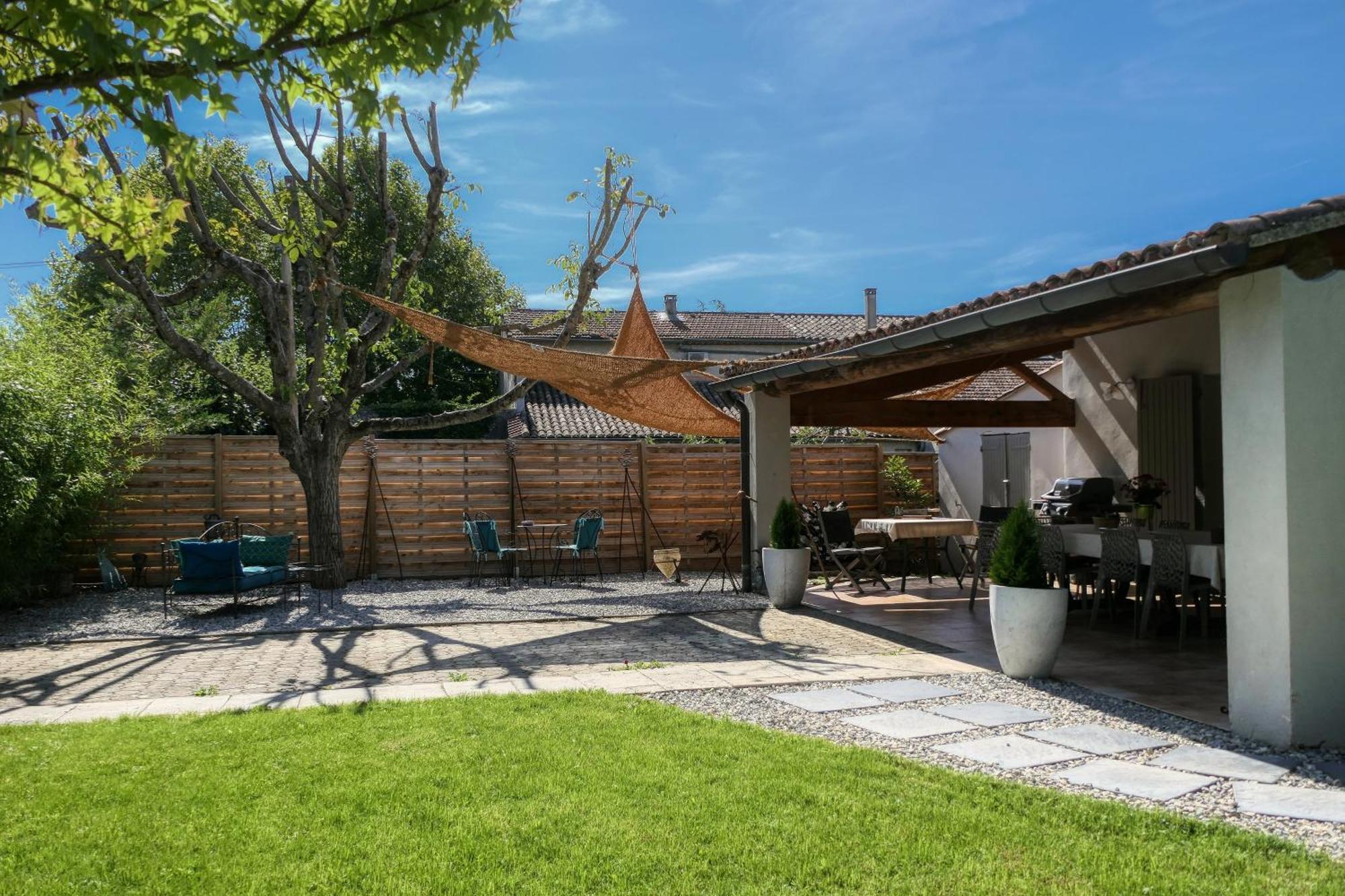 Jade En Provence Hotel Vaison-la-Romaine Exterior photo